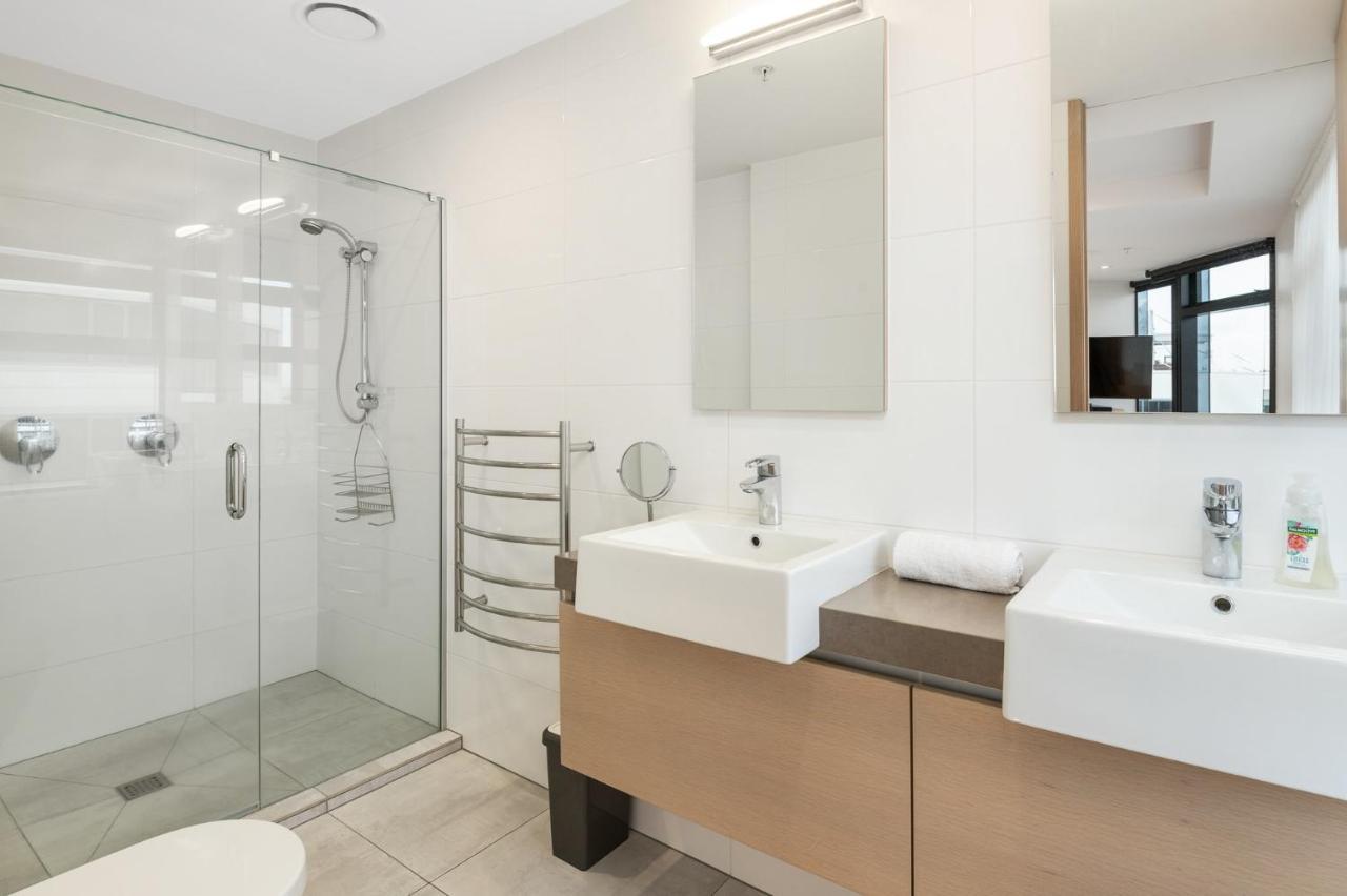 Apartamento Superb Elevated Views Of Harbour With Heated Pool, Gym & Parking Mount Maunganui Exterior foto
