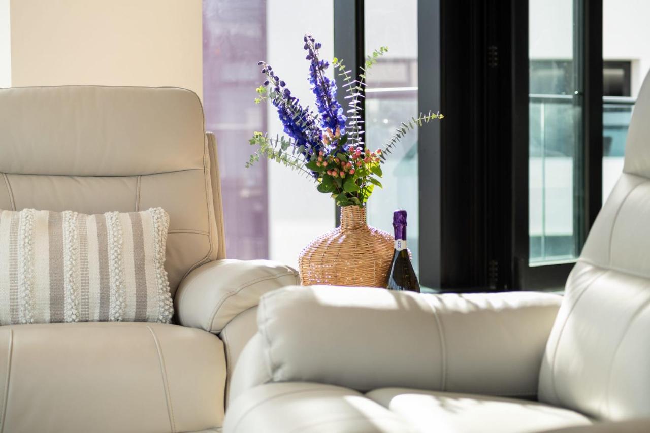 Apartamento Superb Elevated Views Of Harbour With Heated Pool, Gym & Parking Mount Maunganui Exterior foto