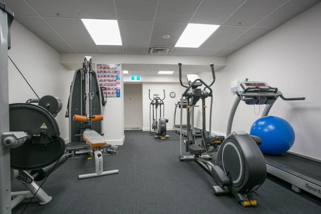 Apartamento Superb Elevated Views Of Harbour With Heated Pool, Gym & Parking Mount Maunganui Exterior foto