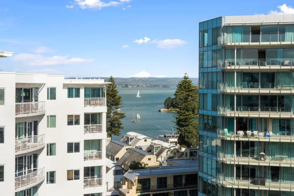 Apartamento Superb Elevated Views Of Harbour With Heated Pool, Gym & Parking Mount Maunganui Exterior foto
